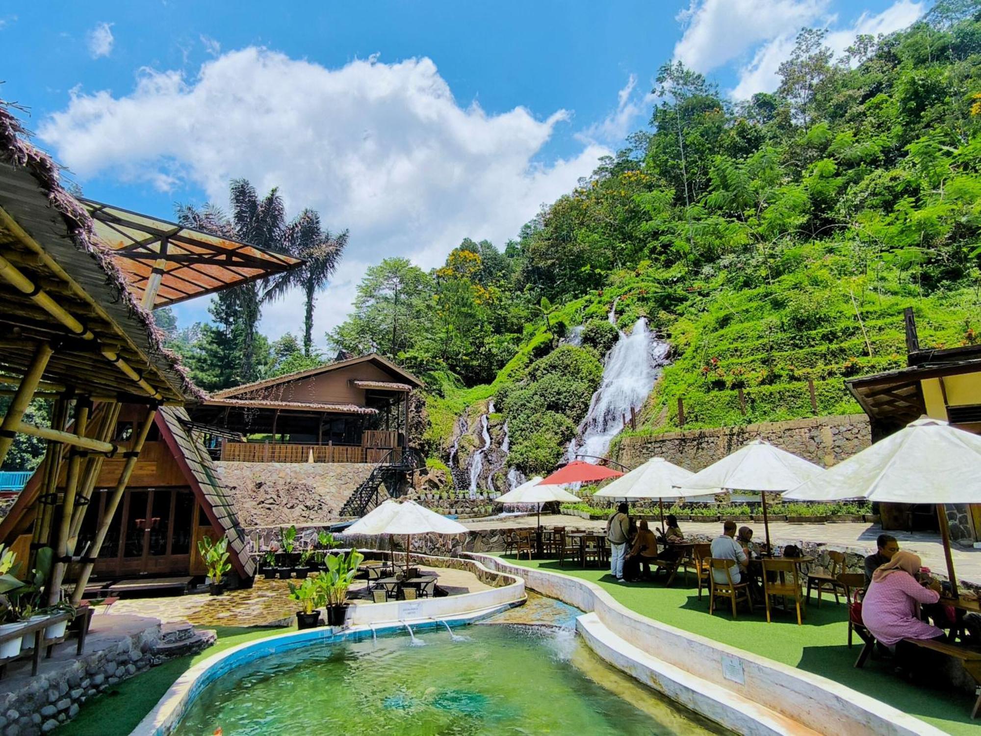 Bayan Village Батураден Экстерьер фото